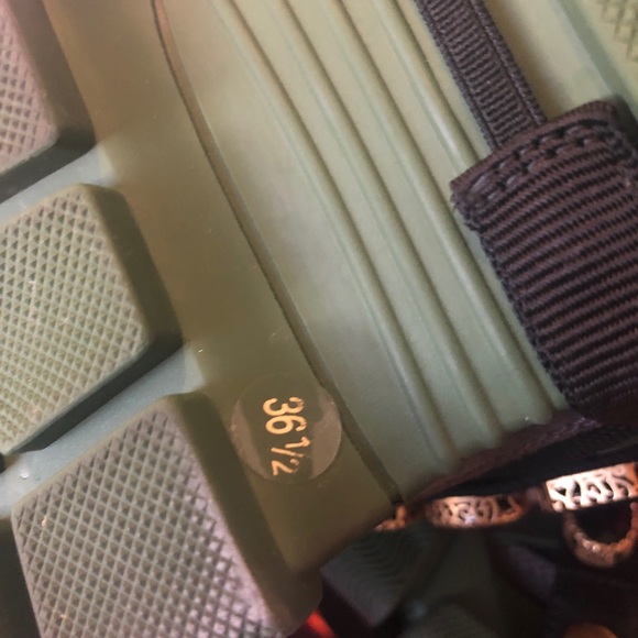 ✅AUTHENTIC✅ GUCCI Sneakers 😍 - Picture 5 of 6